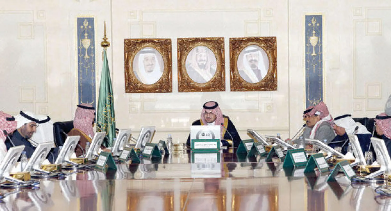 الأمير نواف بن فيصل لدى ترؤسه أحد اجتماعات الاتحادات الرياضية السعودية