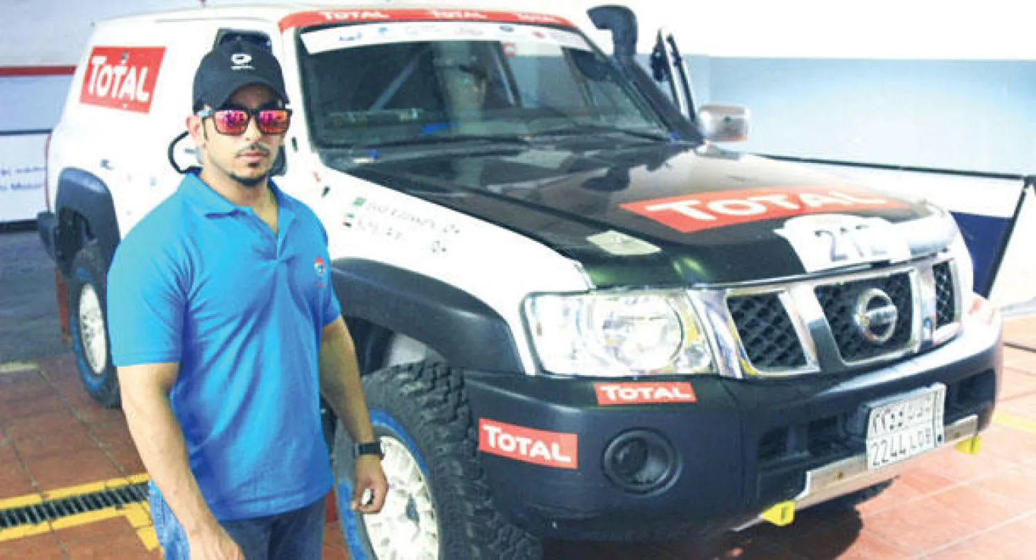 عيسى الدوسري خلال مشاركته في رالي جدة الأخير