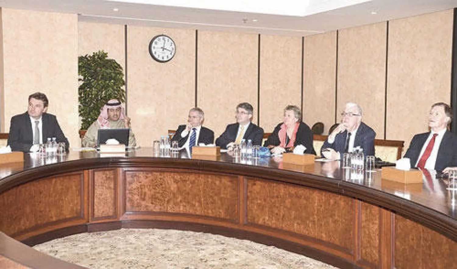 جانب من اجتماع الوفد البريطاني بقطاع الأعمال السعودي بمجلس الغرف بالرياض («الشرق الأوسط»)