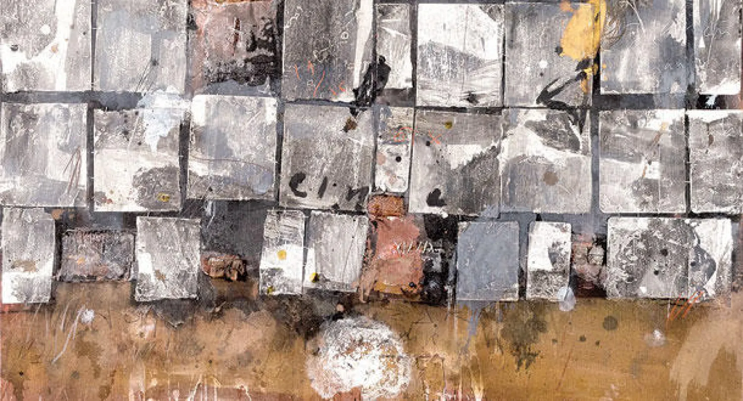 جانب من لوحات حسن بورقية بقاعة «ماتيس» في الدار البيضاء («الشرق الأوسط»)