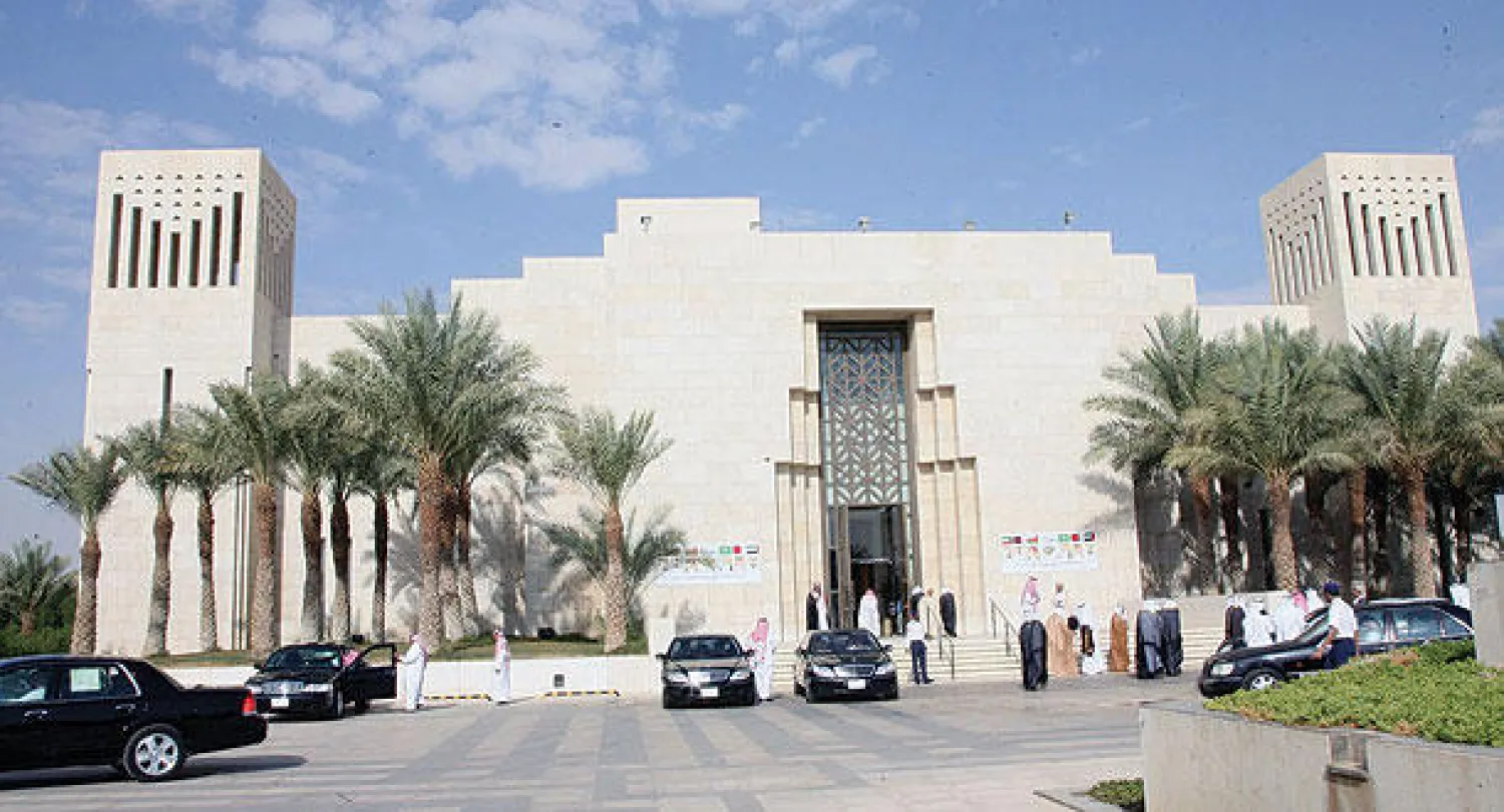 حجم الاقتصاد الخليجي بلغ نحو 350 مليار دولار خلال عام 2002 («الشرق الأوسط»)