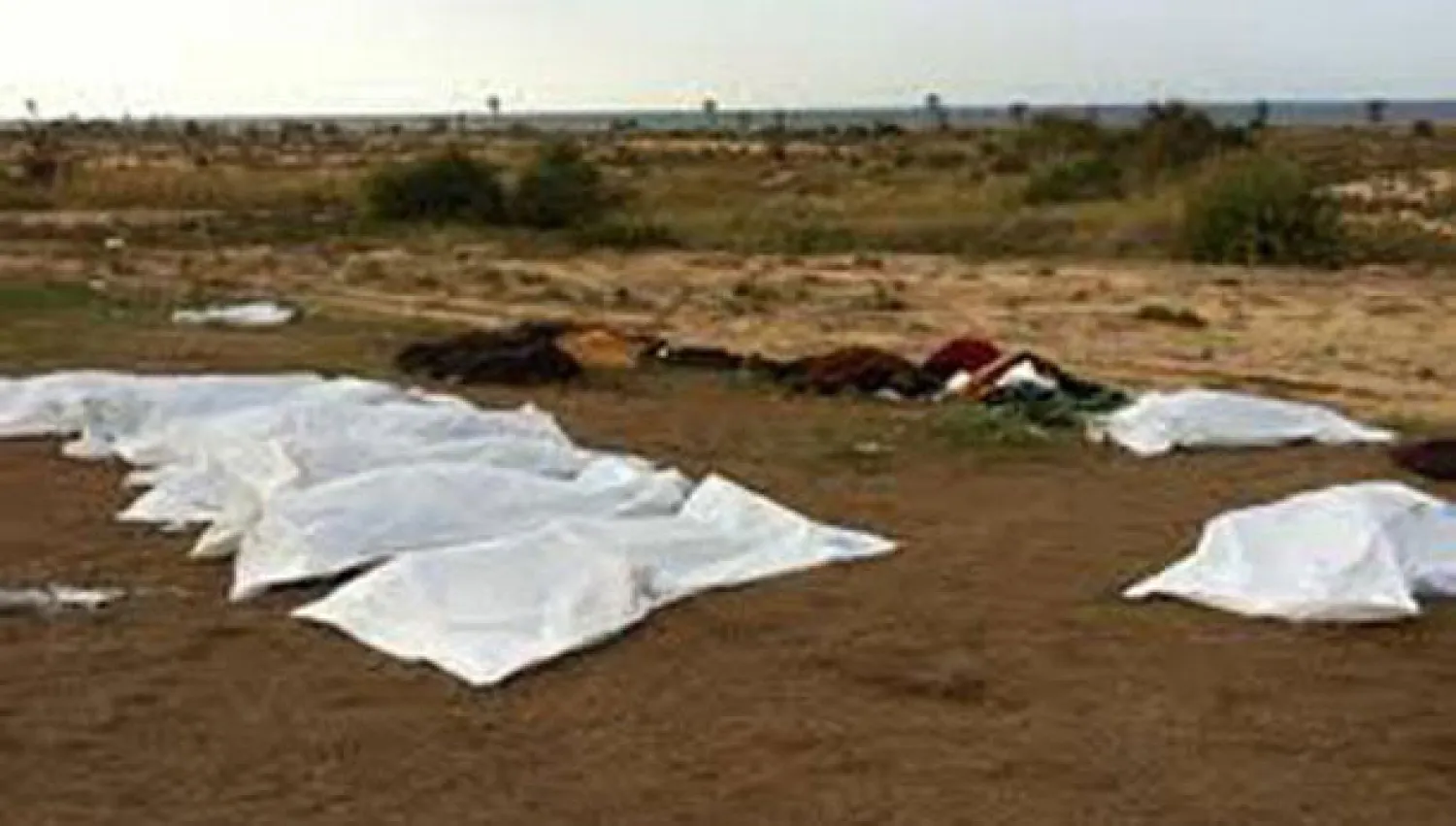 اتصالات مكثفة بين القاهرة وطرابلس لكشف ملابسات مقتل سبعة مصريين في بنغازي