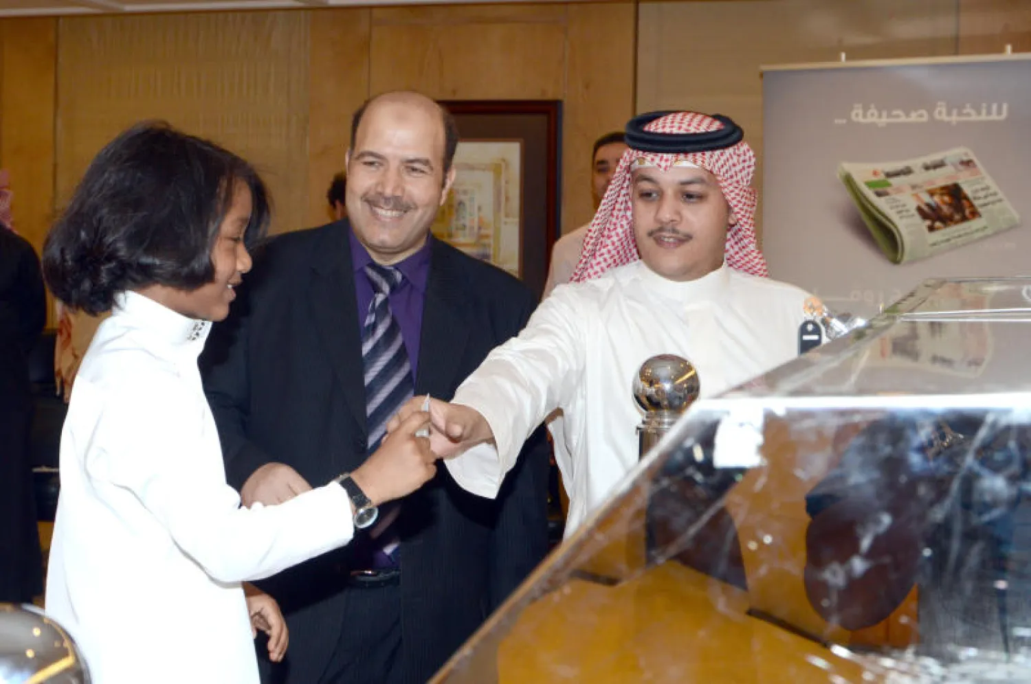 معلم اجتماعيات يفوز بسيارة الأسبوع الثاني لحملة اشتراكات مطبوعات «الأبحاث والنشر»