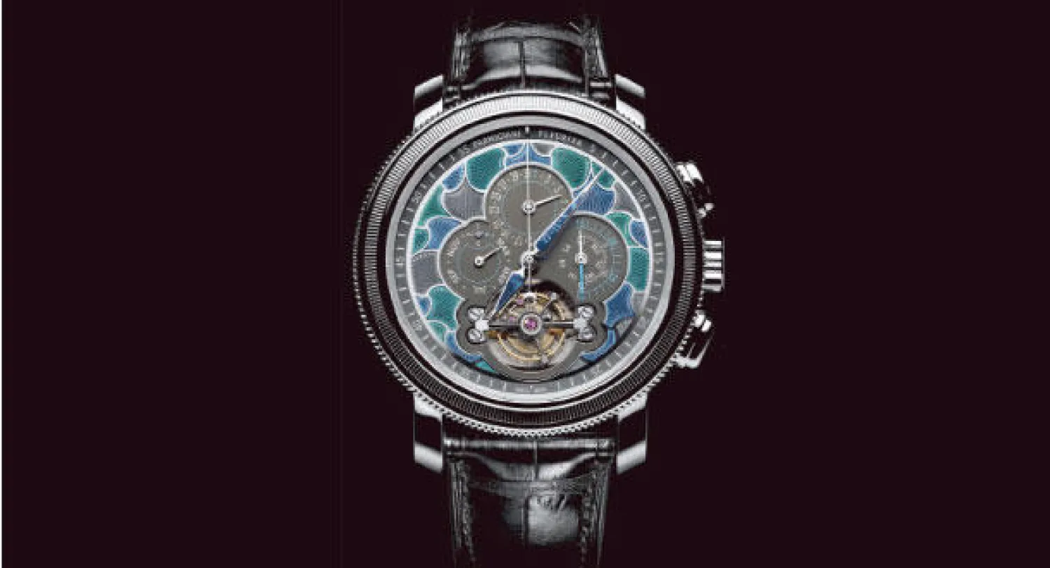 تتميز بتعبئة يدوية و48 ساعة من طاقة تشغيل الاحتياطية، وبعلبة مستديرة الشكل بقطر 46.70 مم، وسمك 16.80 مم.  -  مصنوعة من الذهب الأبيض 18 قيراطا، وكذلك من المينا، بينما يأتي السوار من جلد التمساح من دار «هيرميس».