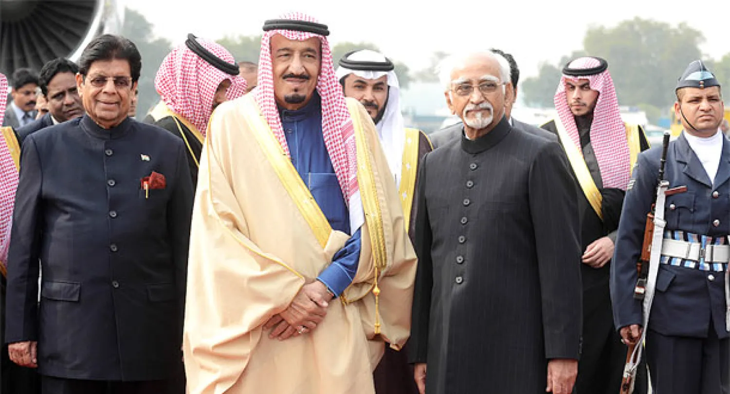 الأمير سلمان يصل الهند ويؤكد تعزيز التشاور والتنسيق مع نيودلهي في القضايا الإقليمية والدولية