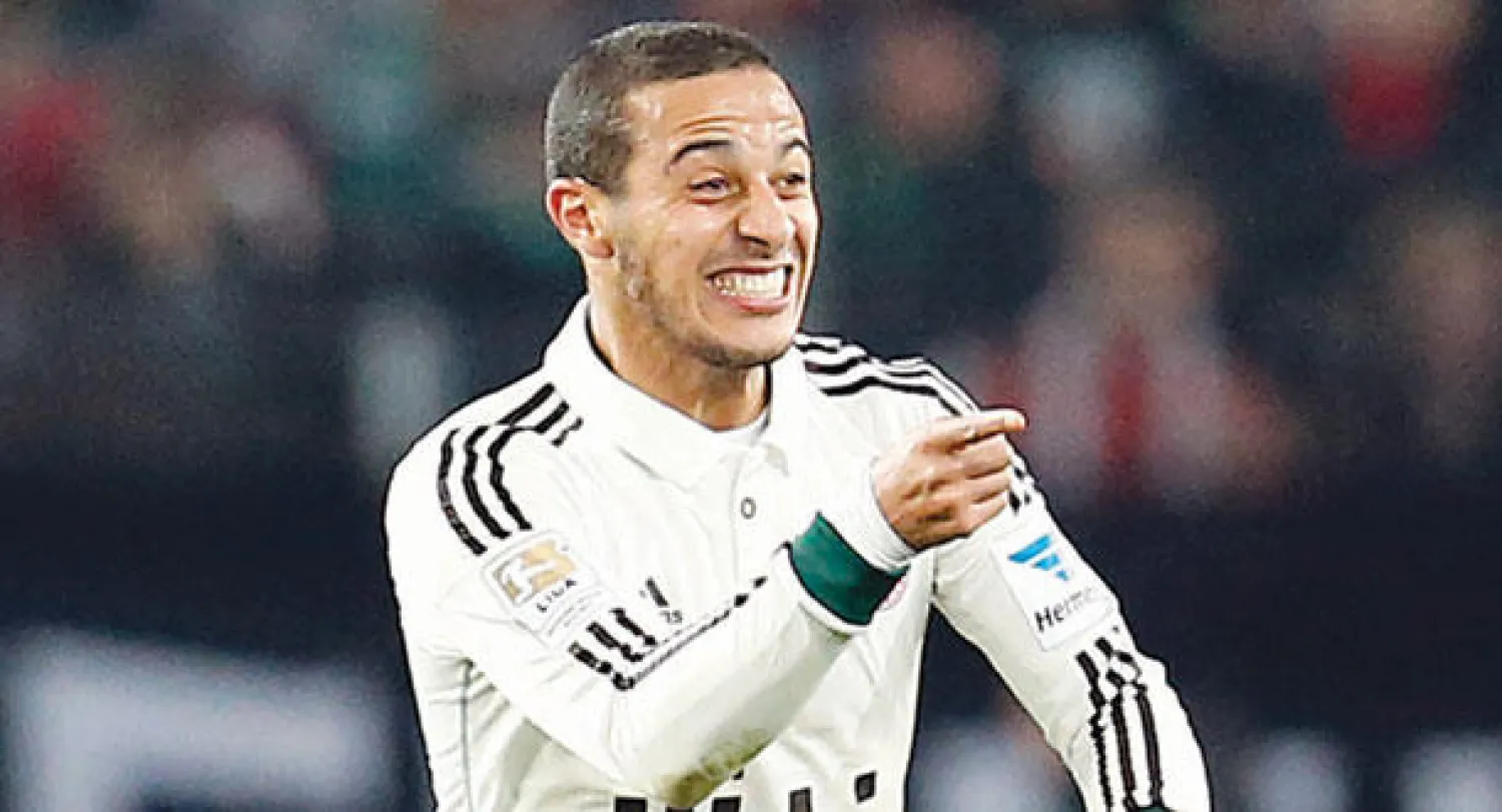 الإسباني تياغو ألكانتارا يواصل تألقه مع بايرن ميونيخ (أ.ب)