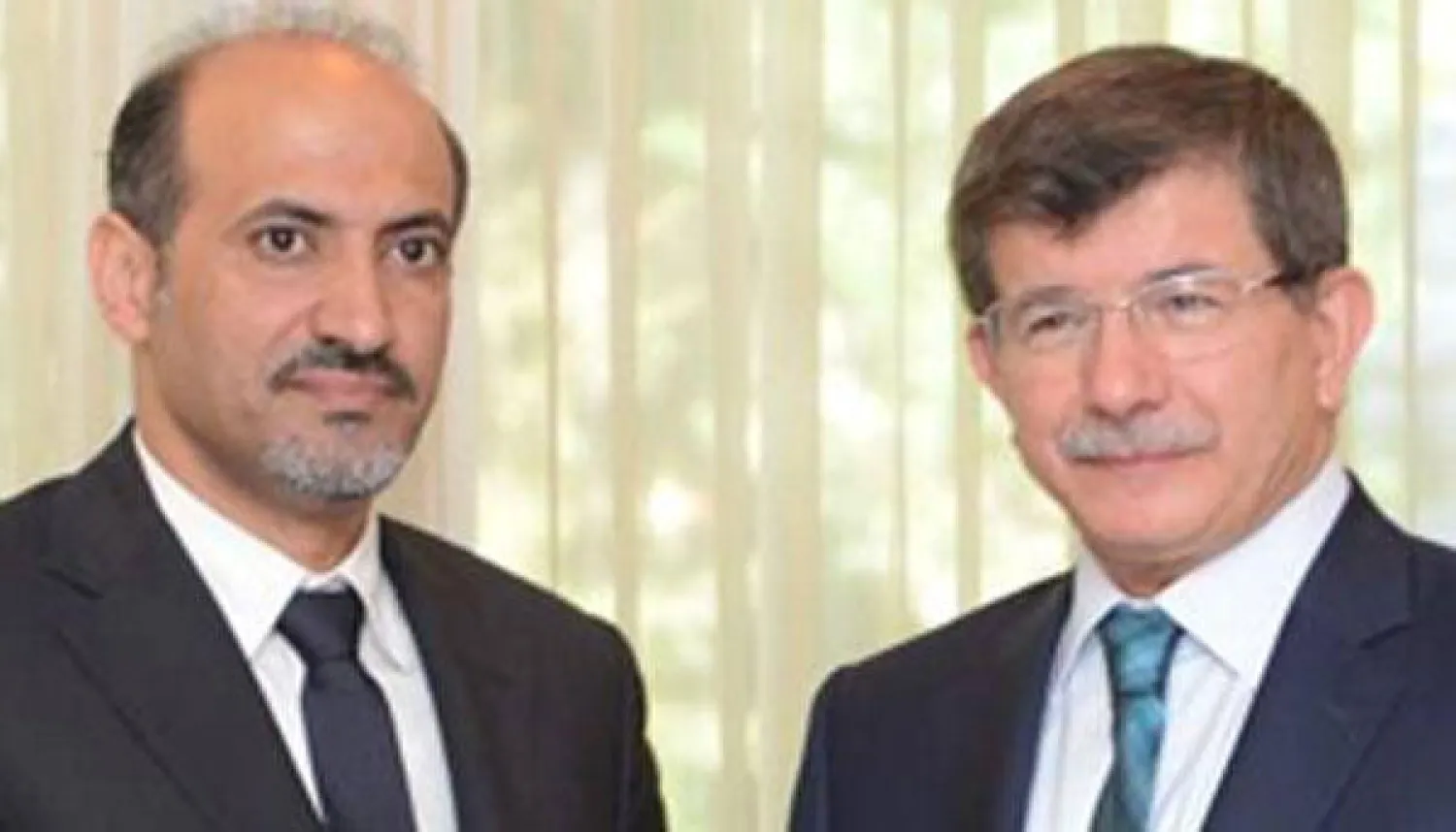 الجربا يلتقي أوغلو و«علامات مشجعة» على وصول السلاح النوعي للثوار