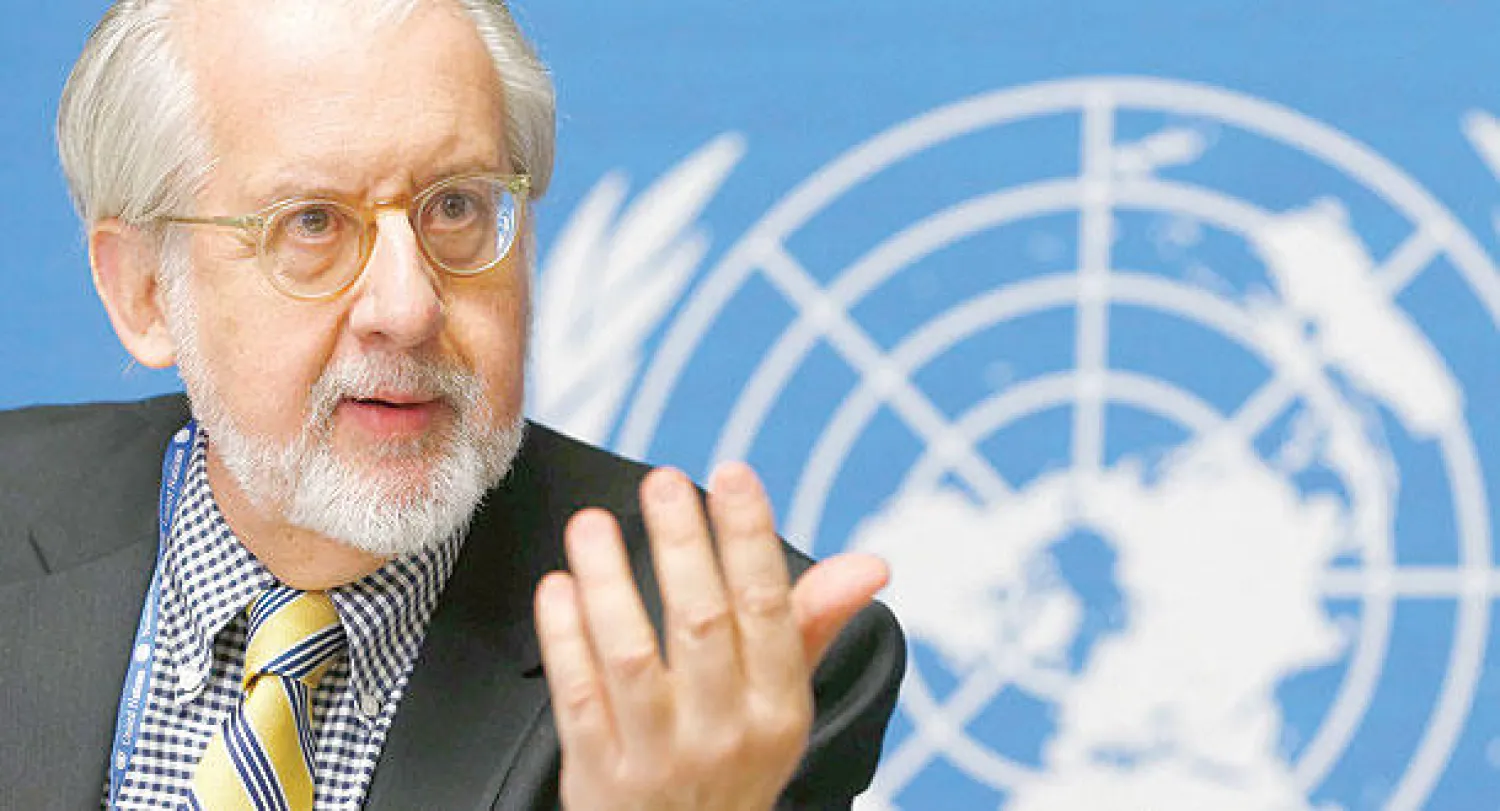 باولو سيرجيو بينييرو رئيس لجنة التحقيق بشأن سوريا التابعة للأمم المتحدة خلال مؤتمر صحافي في جنيف أمس (رويترز)