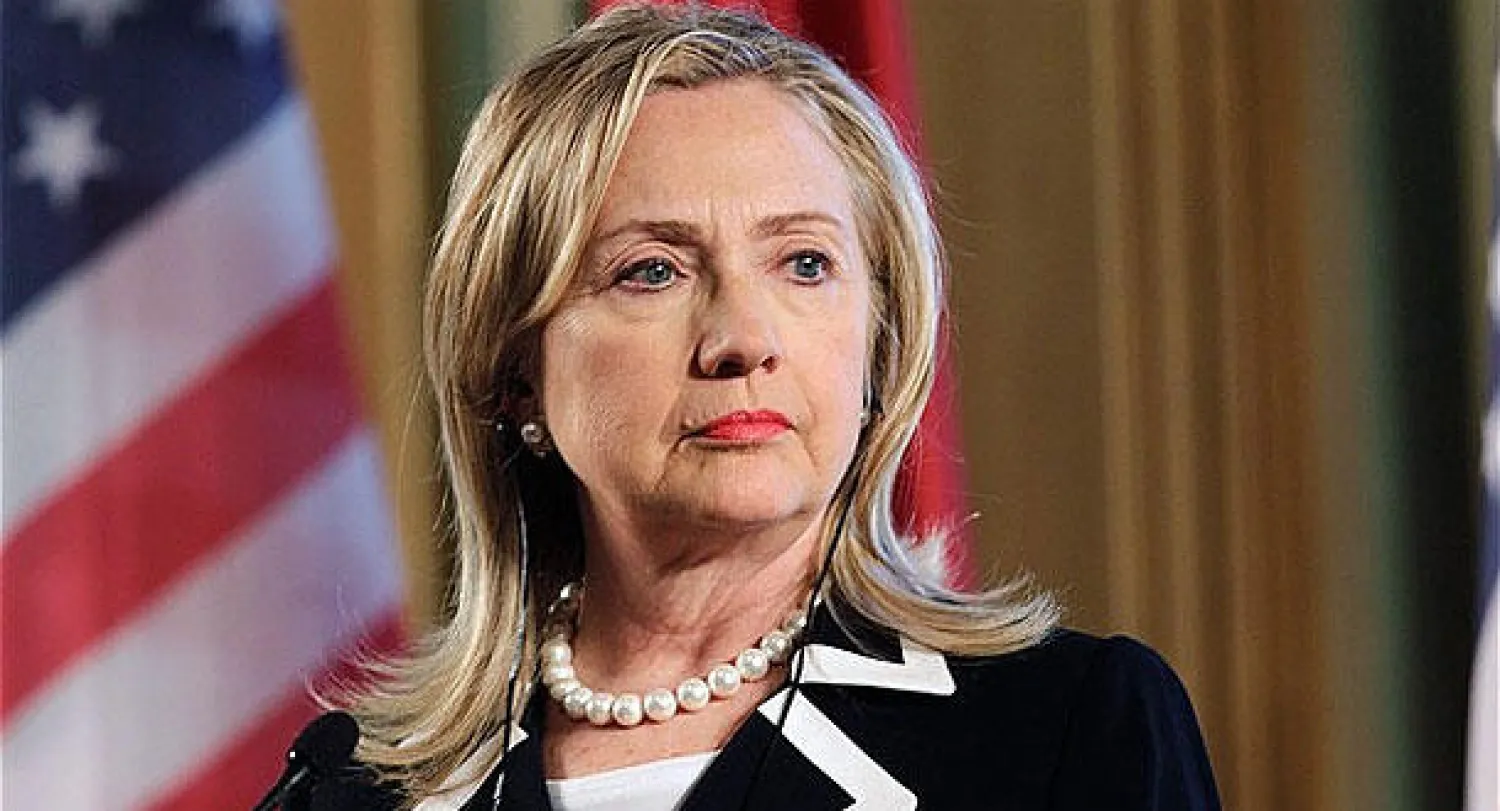 هيلاري كلينتون تعقد  مقارنة بين بوتين وهتلر