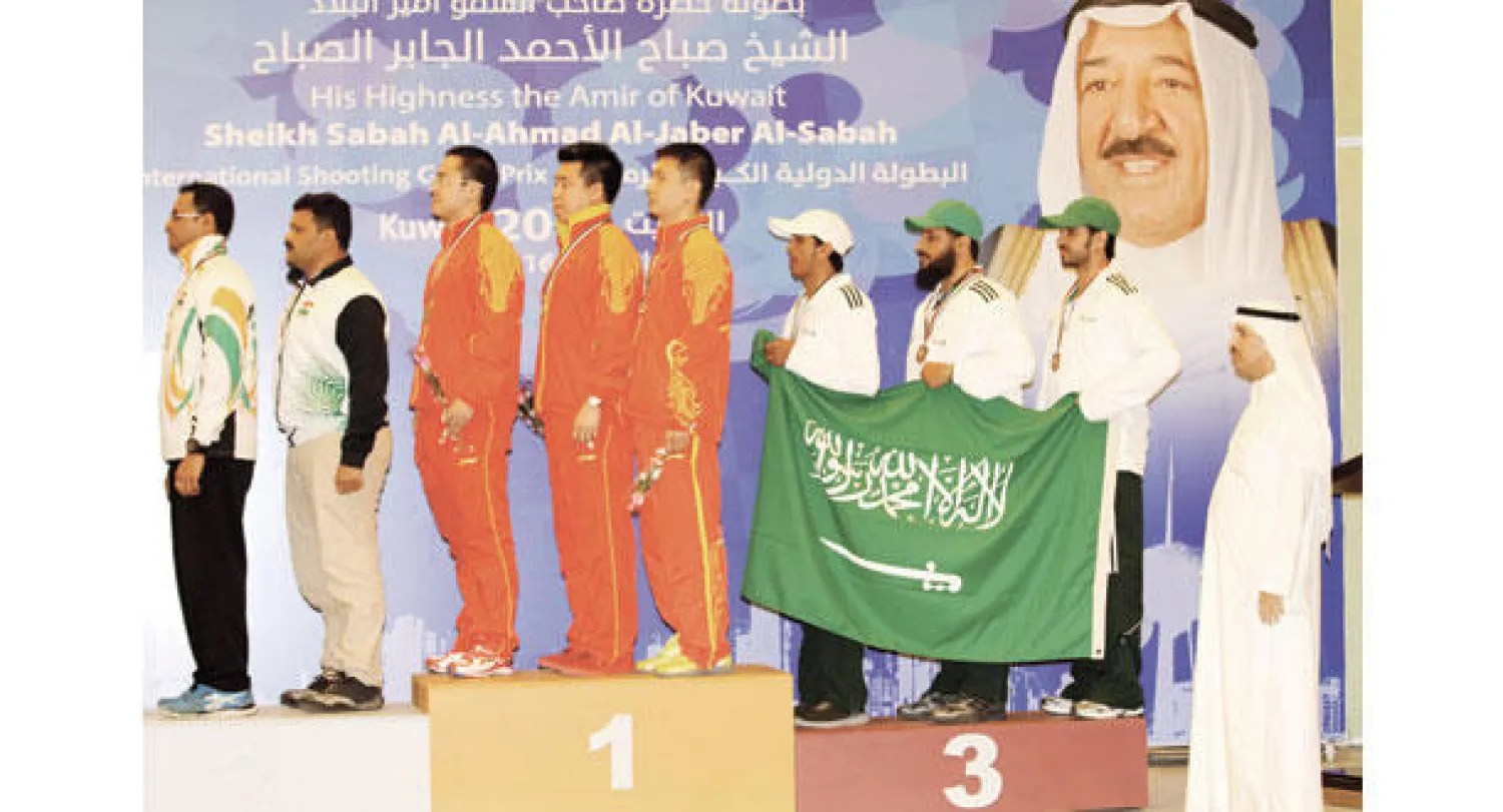 جانب من تتويج الفائزين في بطولة آسيا للرماية