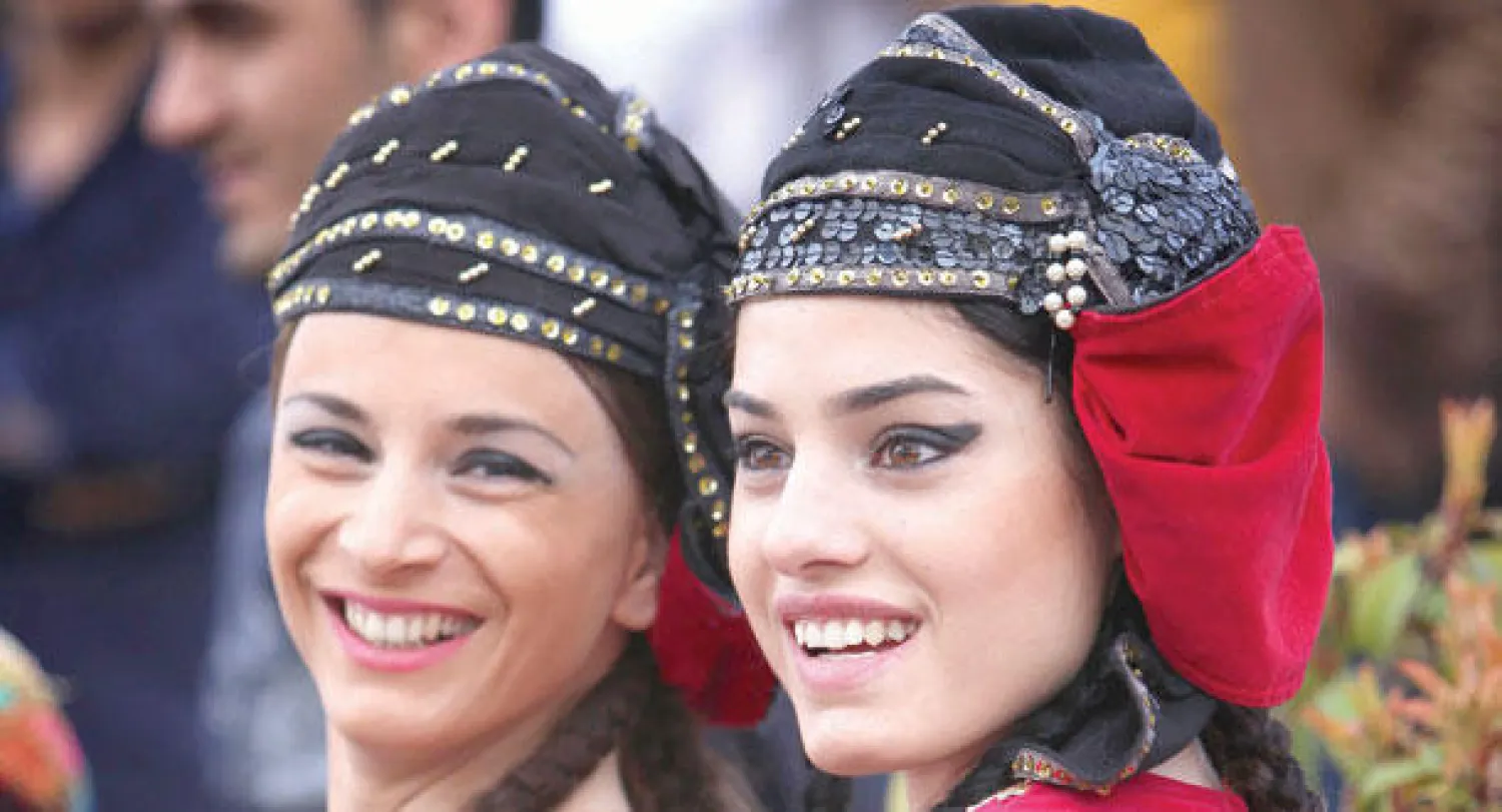 إحدى الفرق الأجنبية التي شاركت في مهرجان أربيل (أ.ف.ب)