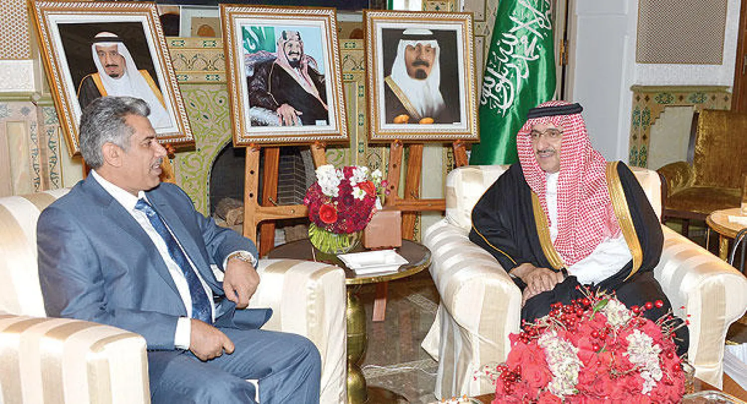 الأمير محمد بن نايف لدى لقائه وزير الداخلية اليمني اللواء عبده حسين الترب في مراكش مساء أول من أمس (واس)