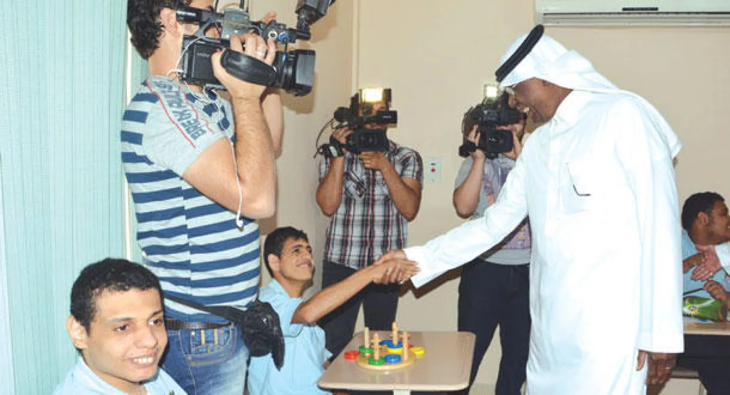 أحمد عيد خلال زيارته مركز الرعاية الاجتماعية المتطورة في جدة
