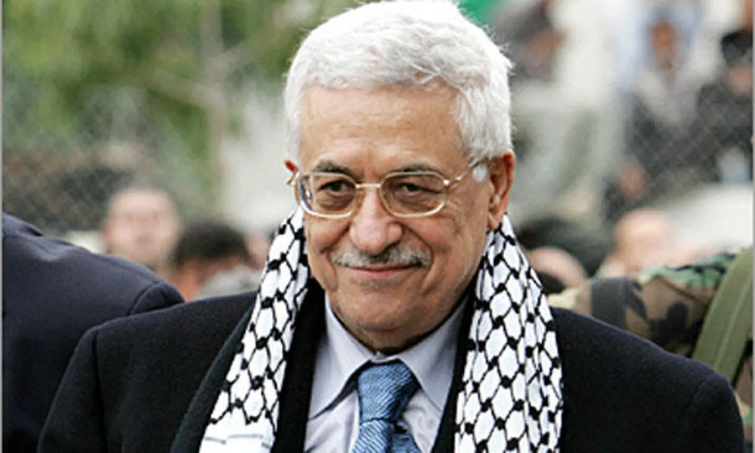 اندلاع حرب اتهامات بين الرئيس الفلسطيني ودحلان