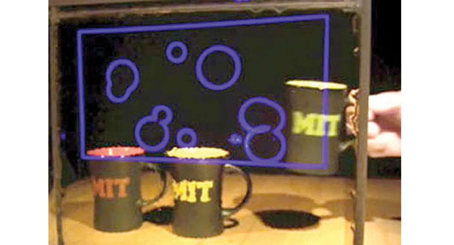 شاشة عرض شفافة.. بسعر متهاود