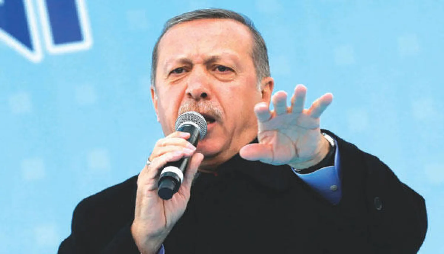 إردوغان يتعهد بتطهير تركيا من «زمرة» غولن