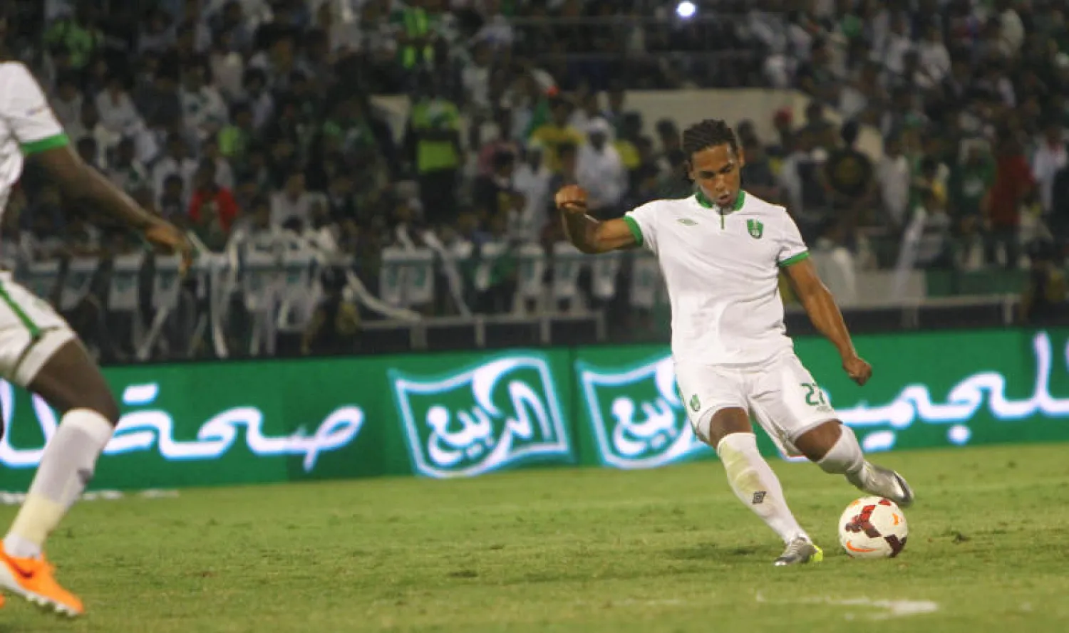 أوليفيرا خلال مشاركته في مباراة الأهلي والعروبة الأخيرة