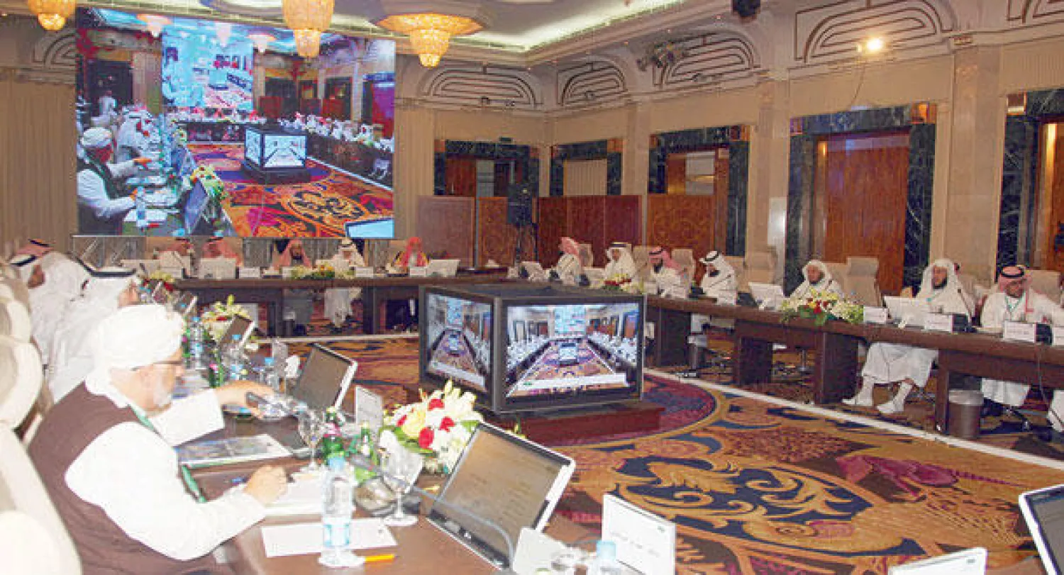 جانب من إحدى جلسات الحوار الوطني الأخير الذي انعقد حديثا في جدة («الشرق الأوسط»)