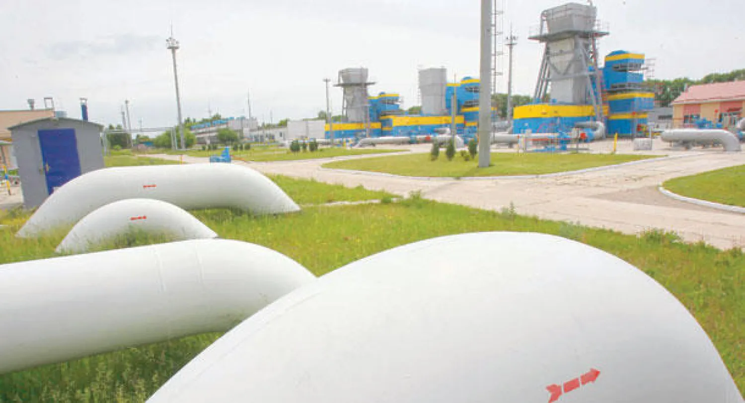 لقطة لأنابيب الغاز في مدينة ميرن شمال كييف  في الوقت الذي تسعى فيه أوروبا وأوكرانيا لتخفيف الاعتماد على الطاقة الروسية (رويترز)