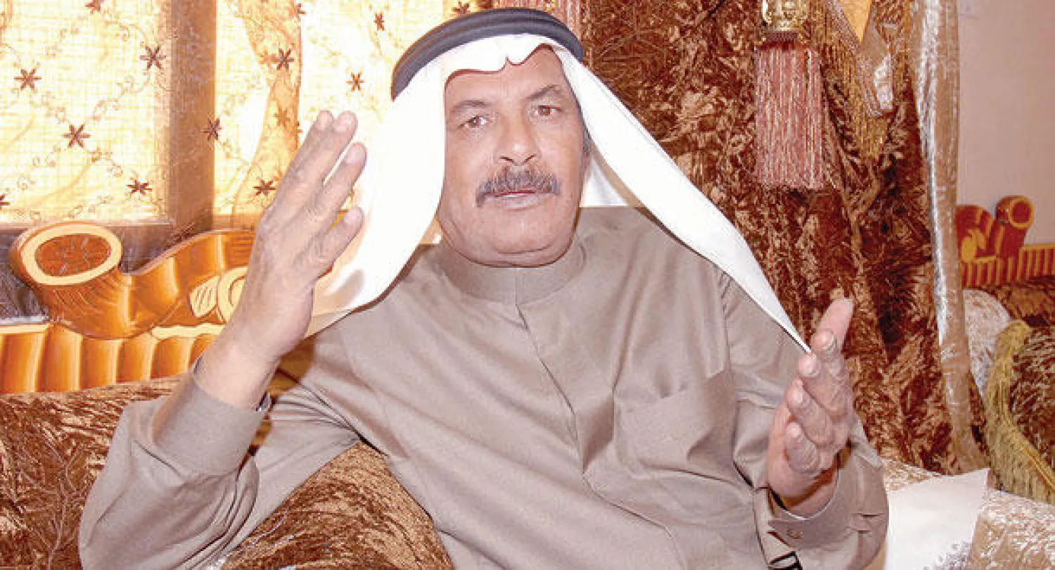 الروائي السعودي أحمد الدويحي