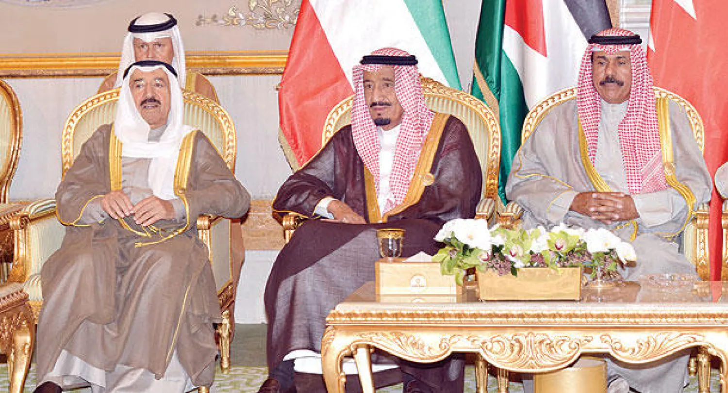 الأمير سلمان مع أمير الكويت الشيخ صباح الأحمد الجابر الصباح وولي العهد الكويتي الشيخ نواف الأحمد الصباح