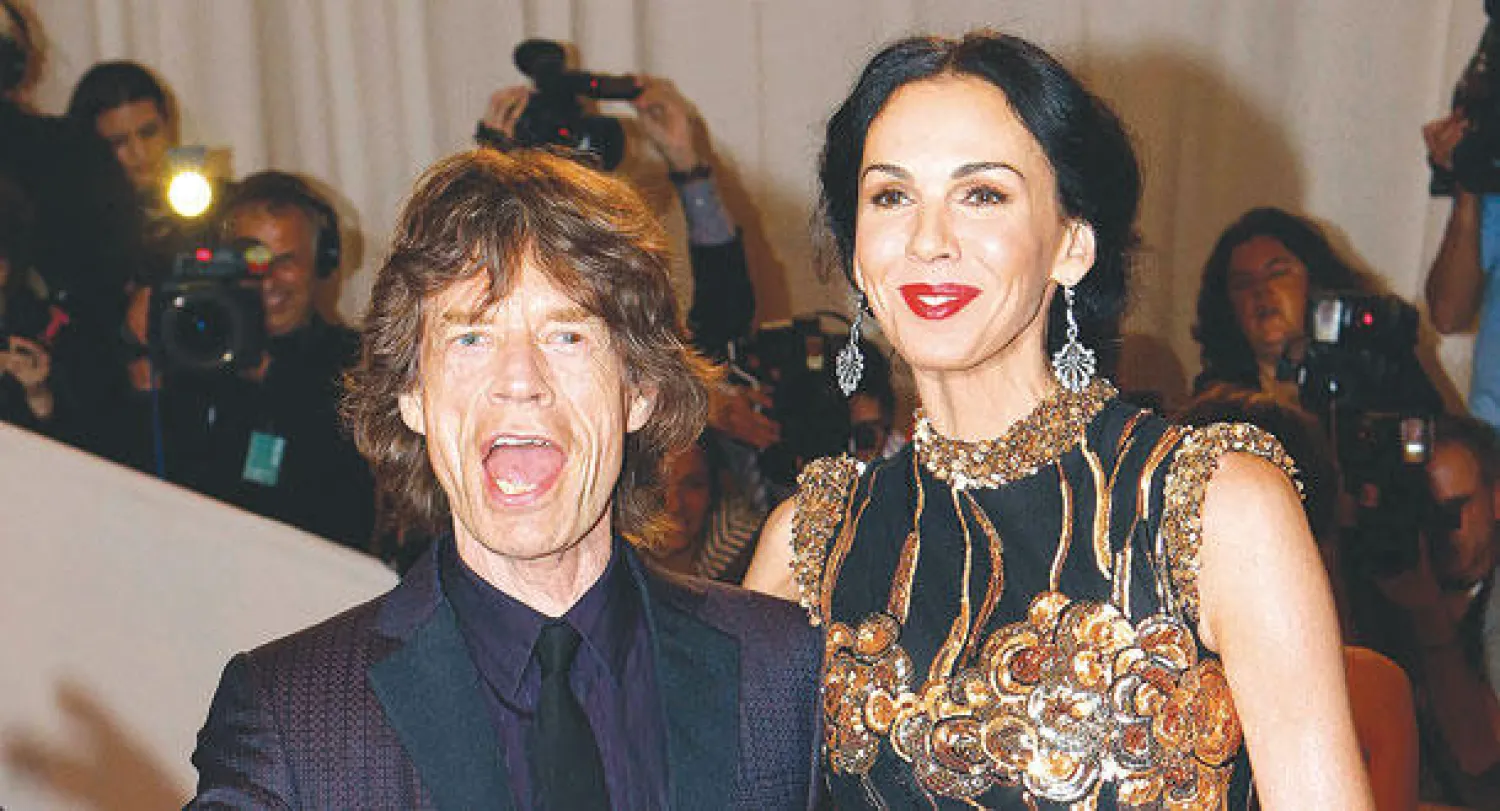 جاجر يشارك في جنازة صديقته مصممة الأزياء لورين سكوت