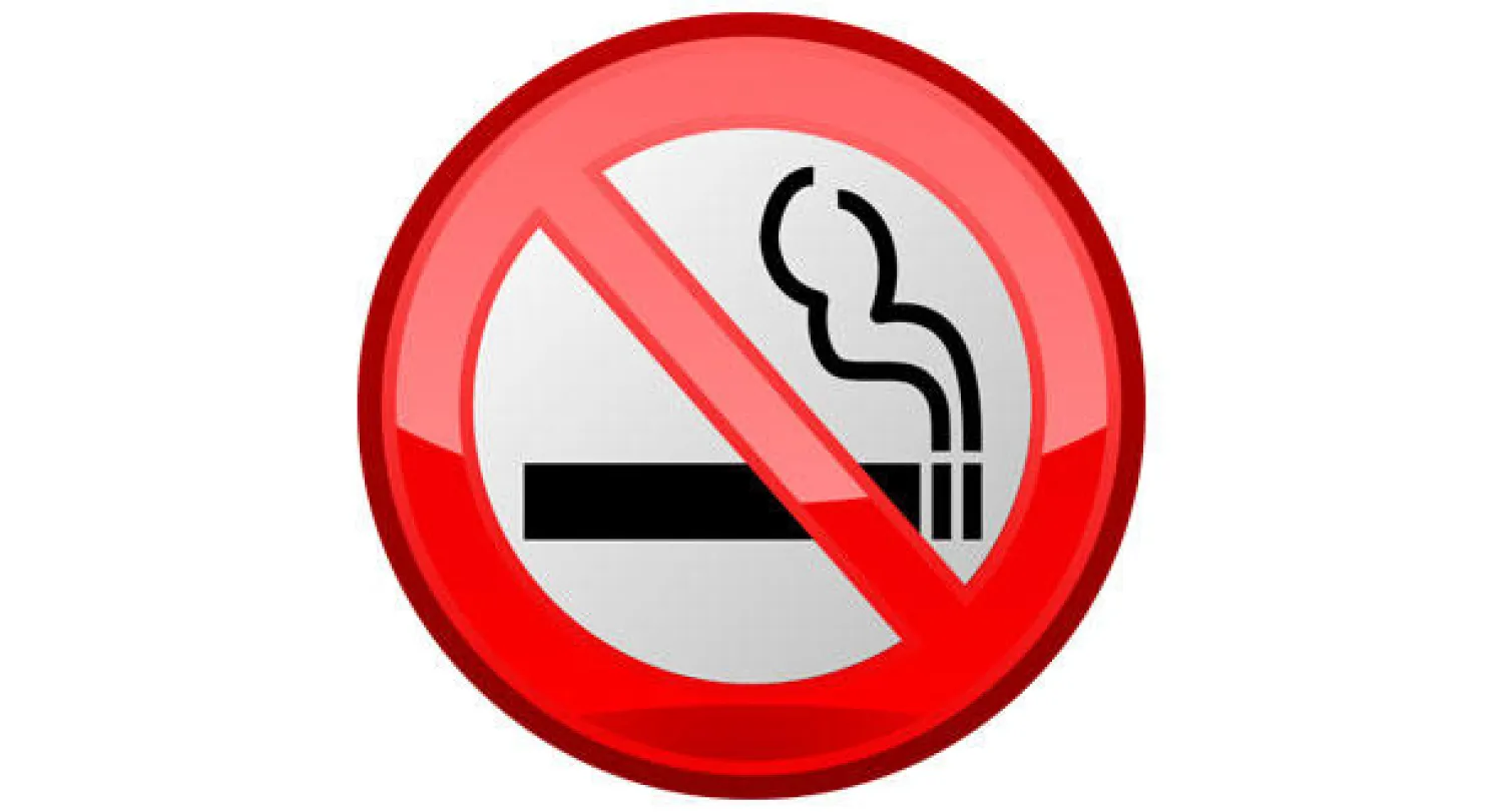 حظر التدخين في الأماكن العامة خفض الولادات المبكرة وأزمات الربو