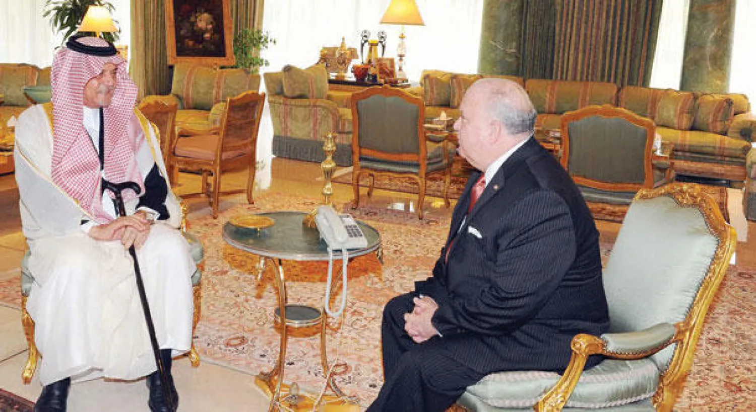 الأمير سعود الفيصل لدى استقباله السفير الأميركي المعين حديثا لدى السعودية في الرياض أمس (واس)