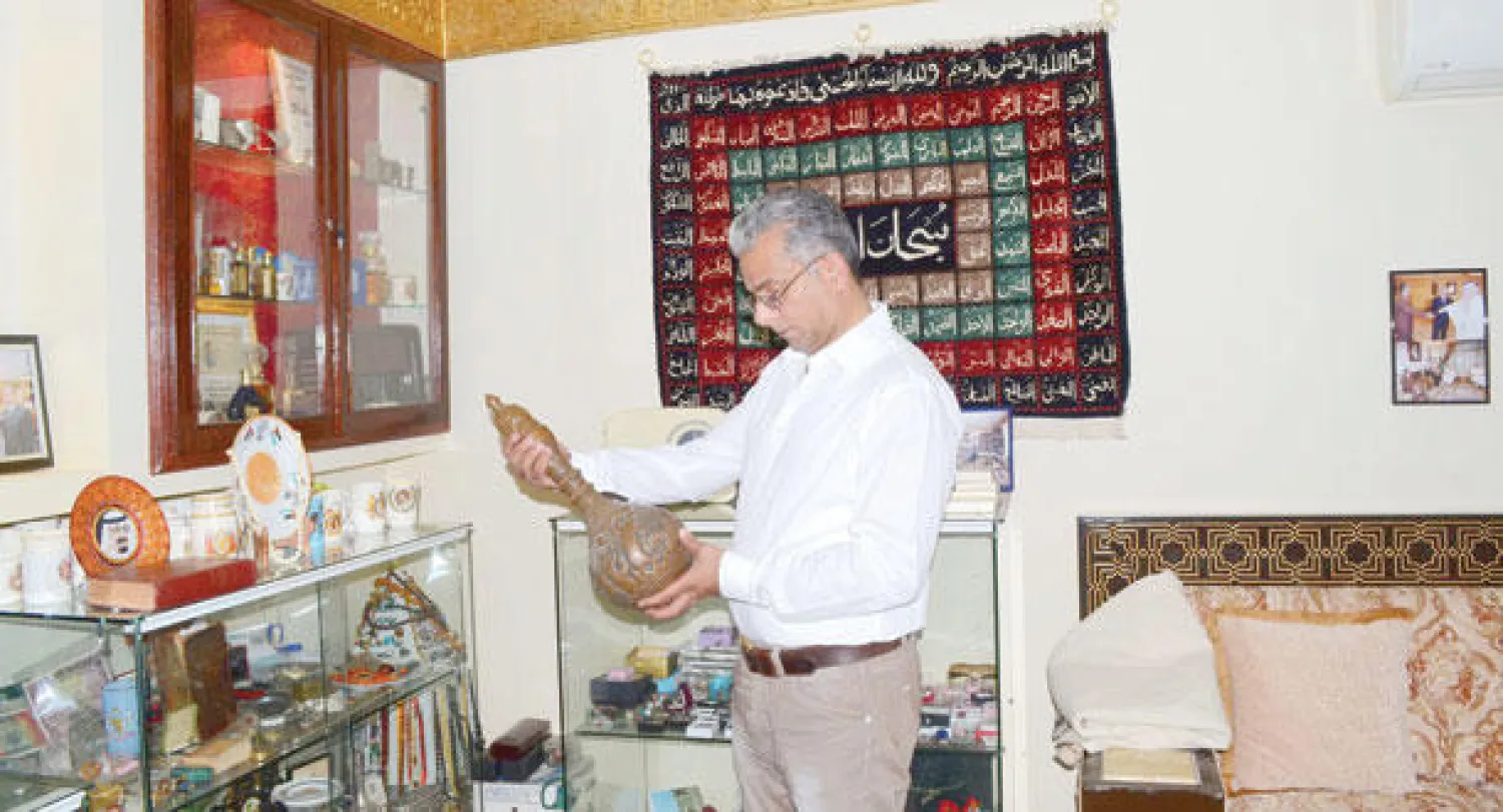 محمد إبراهيم يحول منزله إلى معرض للتراث السعودي