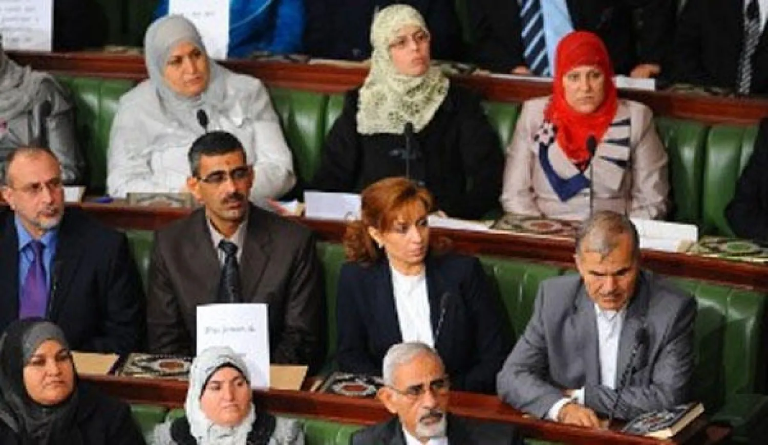 أحزاب معارضة تطالب بالانضمام لـ«الاتحاد من أجل تونس» بزعامة السبسي