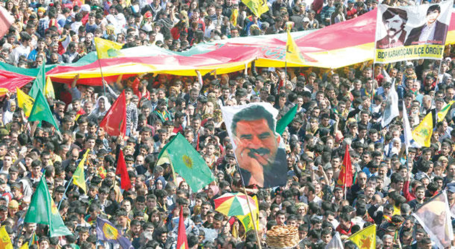 أكراد تركيا يعدون الاقتراع مفتاحا لعملية سلام