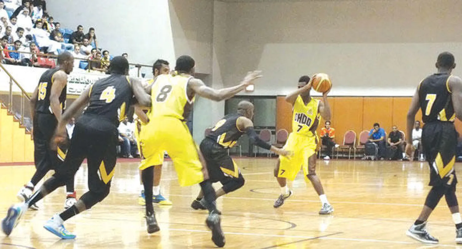 جانب من مباراة الاتحاد وأحد في دوري السلة السعودي