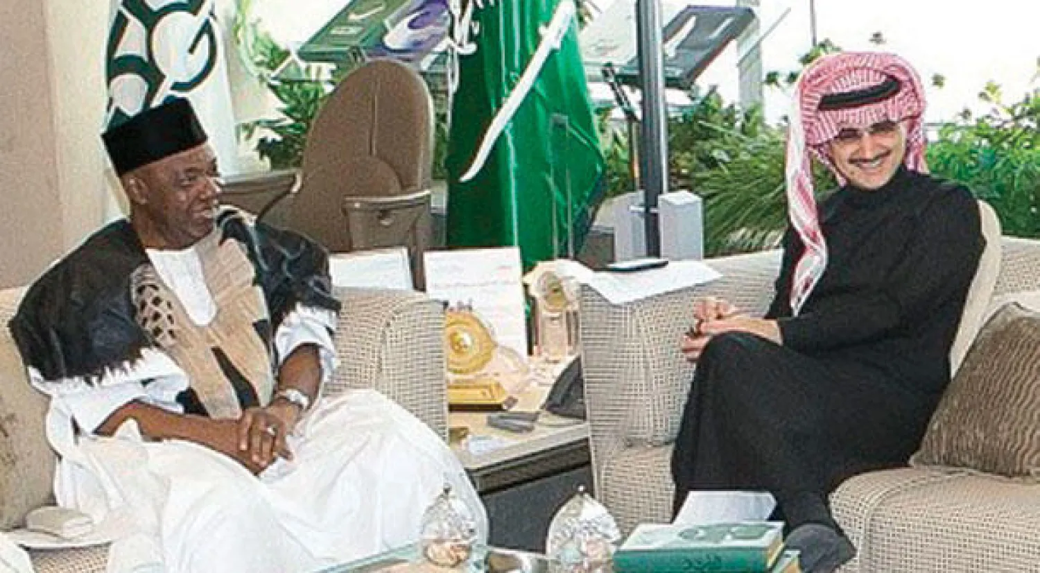 الأمير الوليد يستقبل نائب رئيس نيجيريا