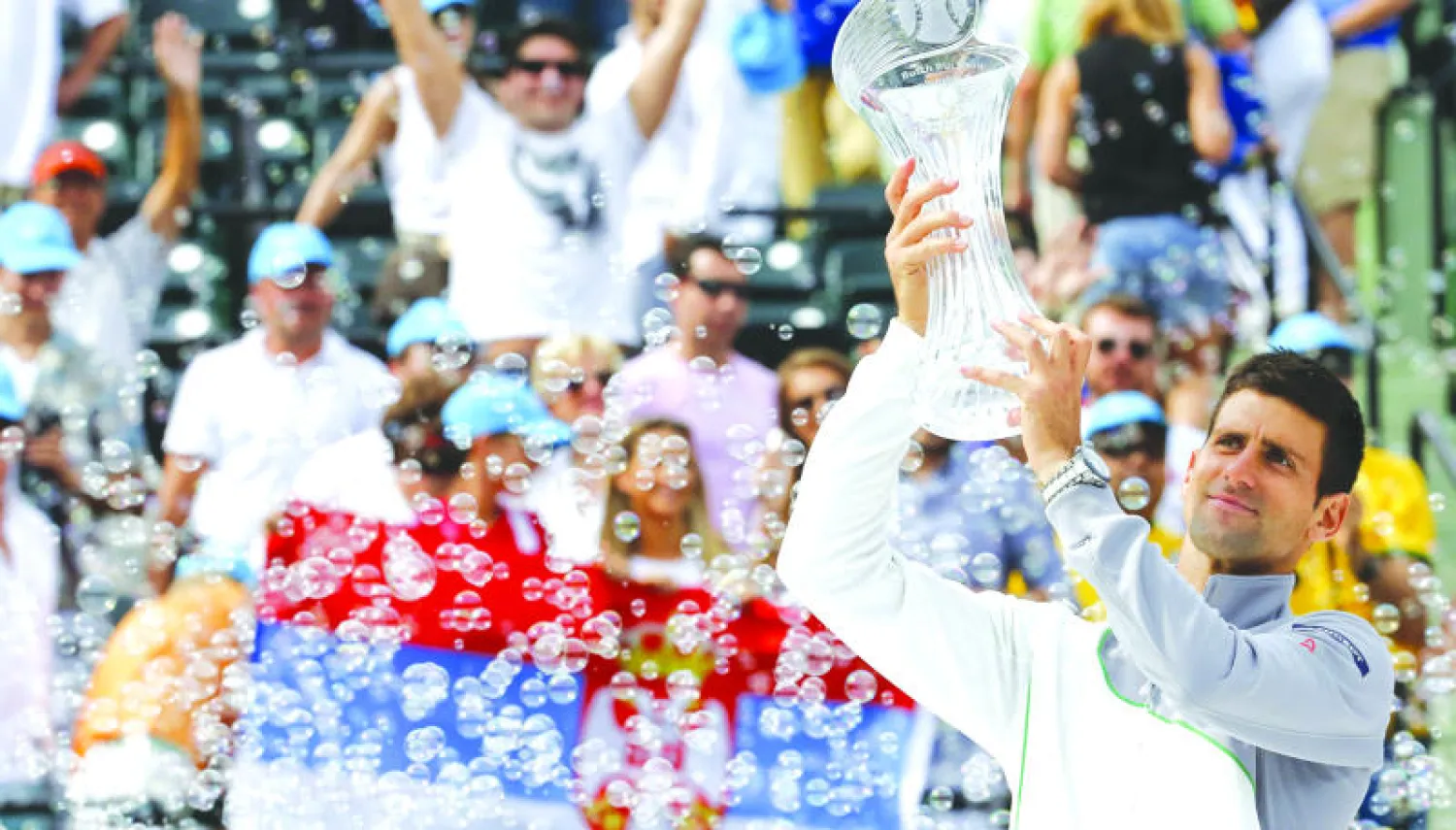 الصربي نوفاك يقلص الفارق عن نادال في صدارة التصنيف العالمي للاعبي التنس