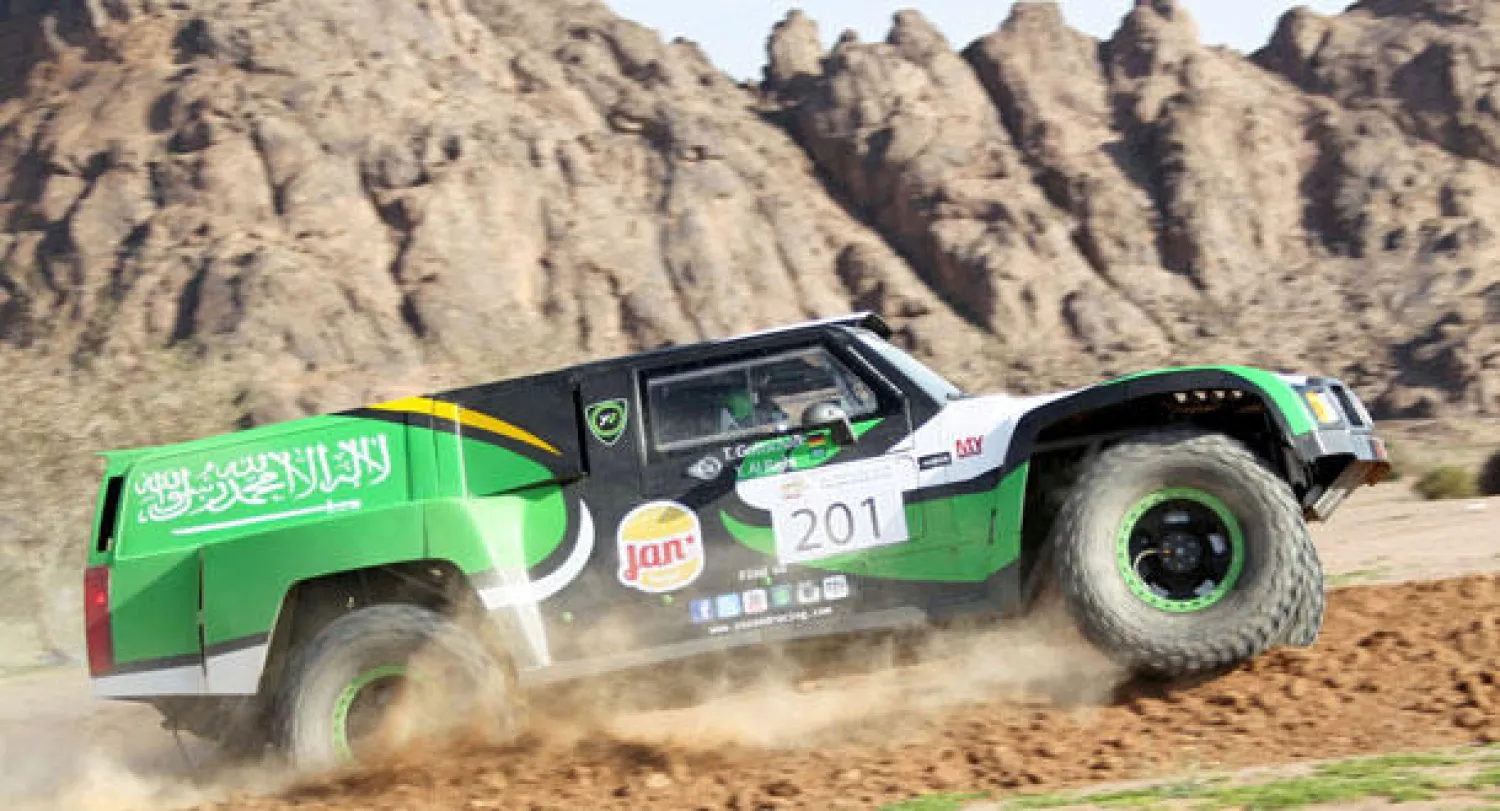 السعودي يزيد الراجحي يتطلع لإنجاز جديد في رالي أبو ظبي العالمي