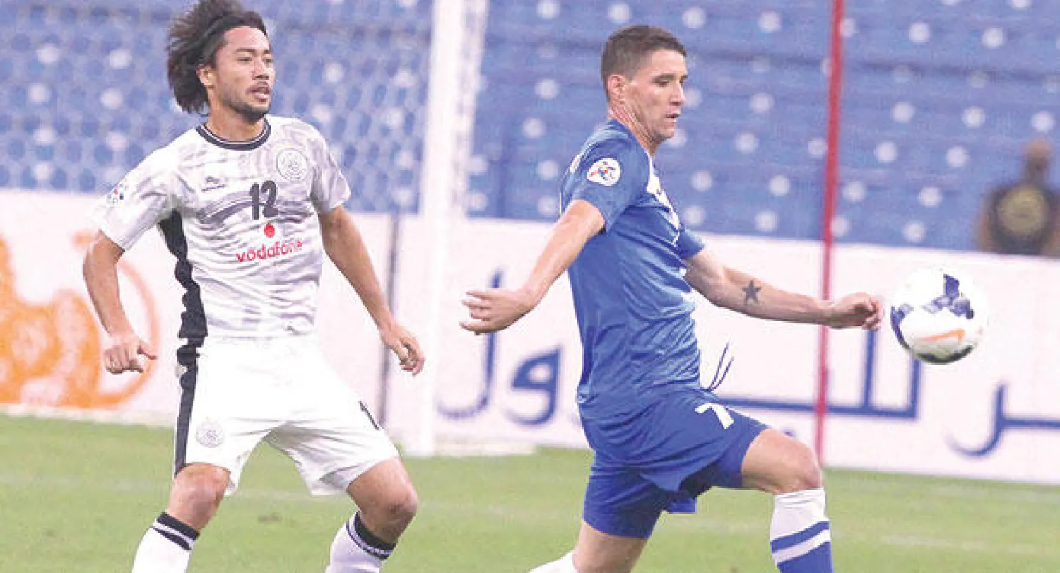 تياغو نيفيز خلال مشاركته في مباراة الهلال والسد القطري أول من أمس (تصوير: سعد العنزي)