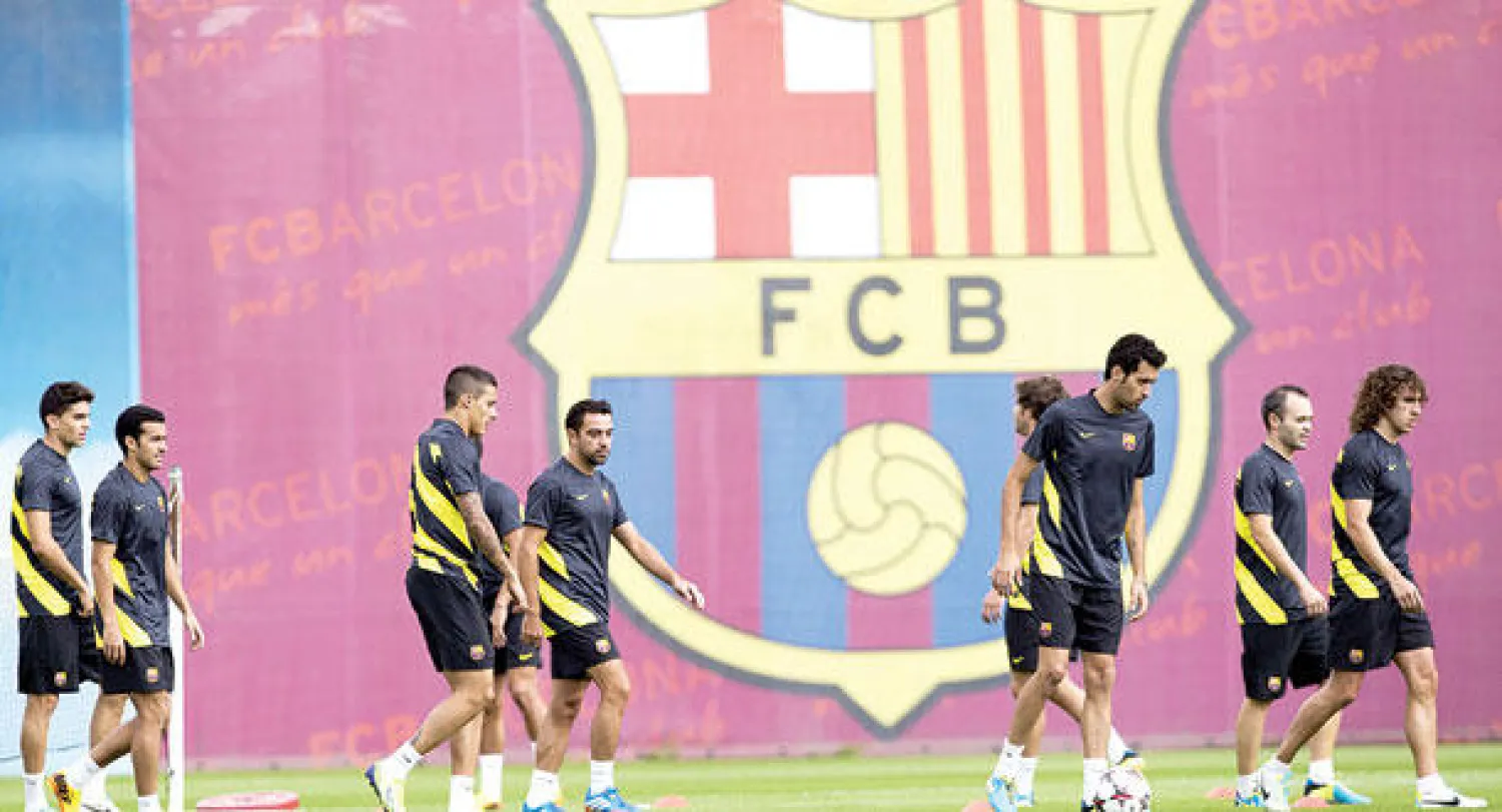 برشلونة سيحرم من أي تعاقدات جديدة للموسم المقبل (إ.ب.أ)