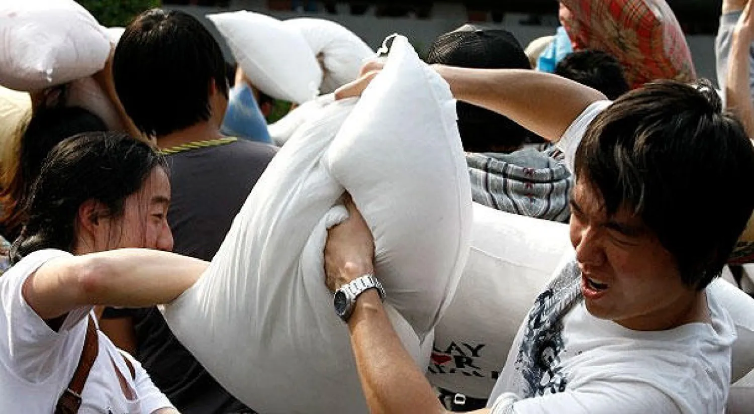 معركة بالوسائد في وسط هونغ كونغ