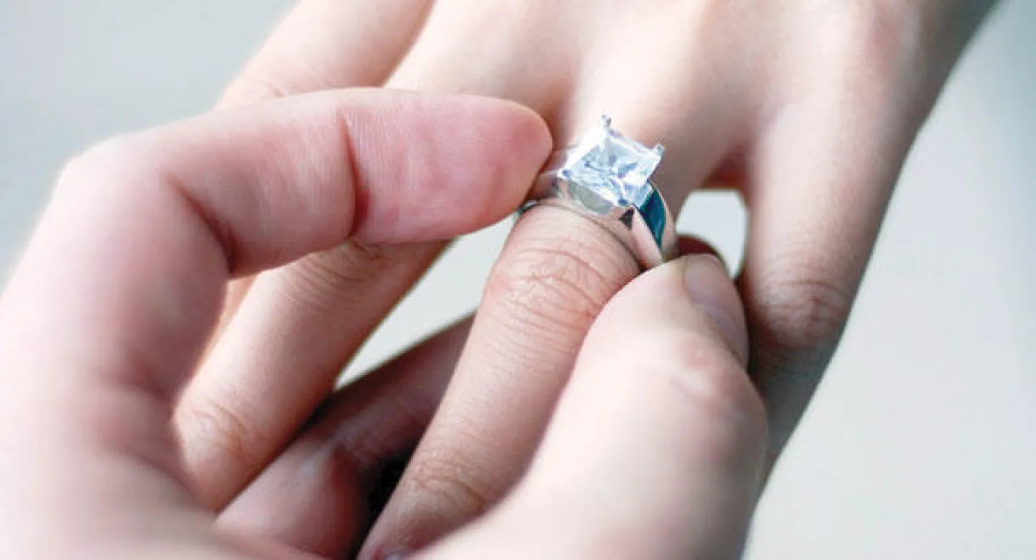 الأزواج والزوجات يعيشون مفترقين