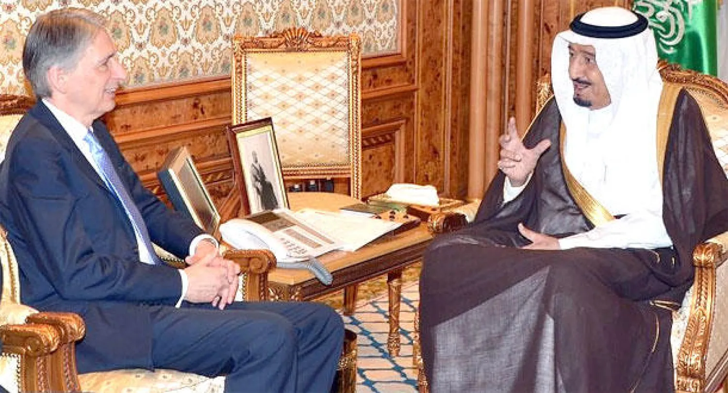 ولي العهد لدى استقباله وزير الدفاع البريطاني اليوم