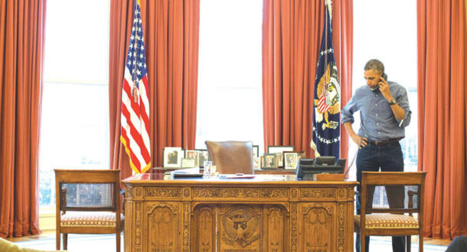 أوباما في المكتب البيضاوي (رويترز)