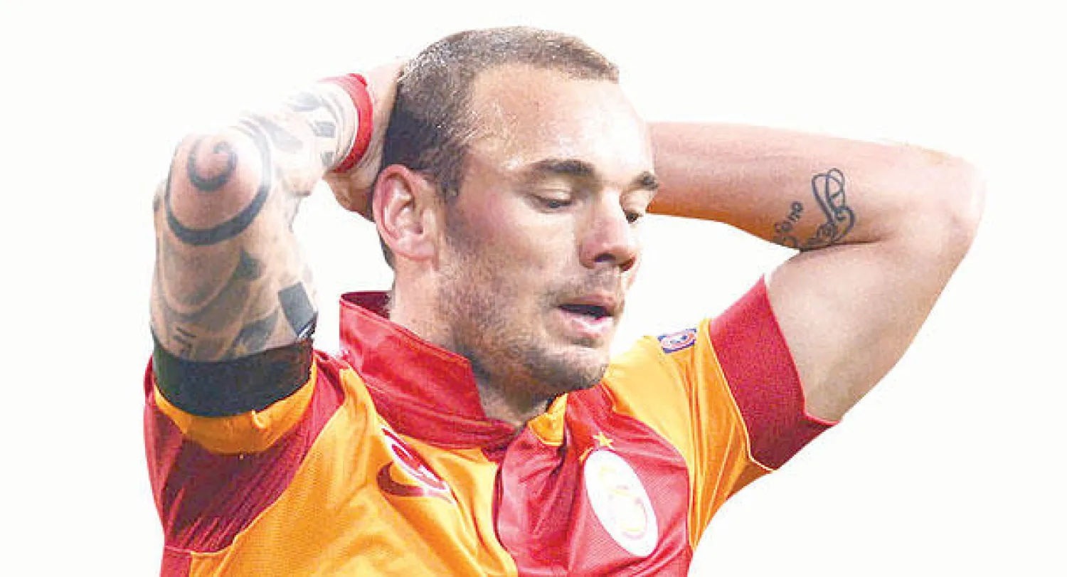 فان غال يحذر شنايدر: ما تقدمه  لا يبشر بالخير في المونديال