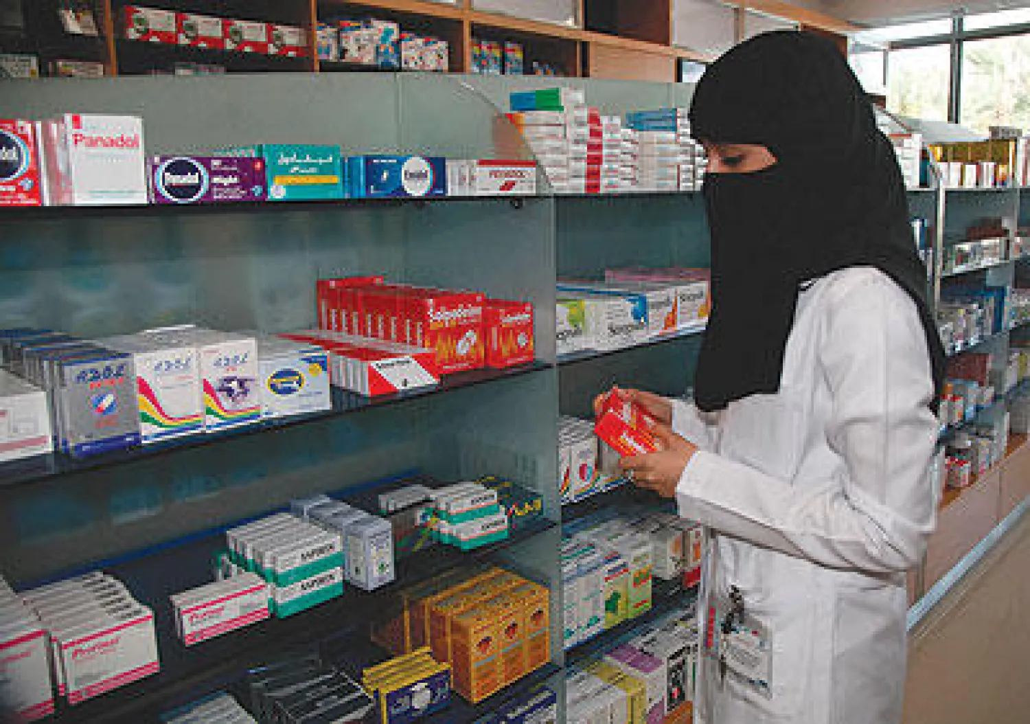 تبلغ فاتورة تكلفة الدواء المجاني التي يعطى للمريض في السعودية خمسة مليارات ريال («الشرق الأوسط»)