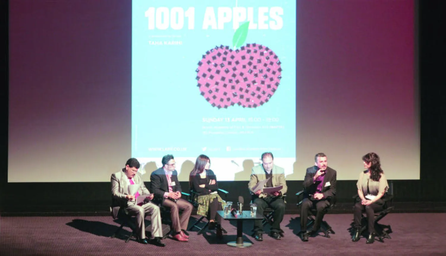 جانب من الندوة التي تلت عرض فيلم «ألف تفاحة وتفاحة» (تصوير: جيمس حنا) 