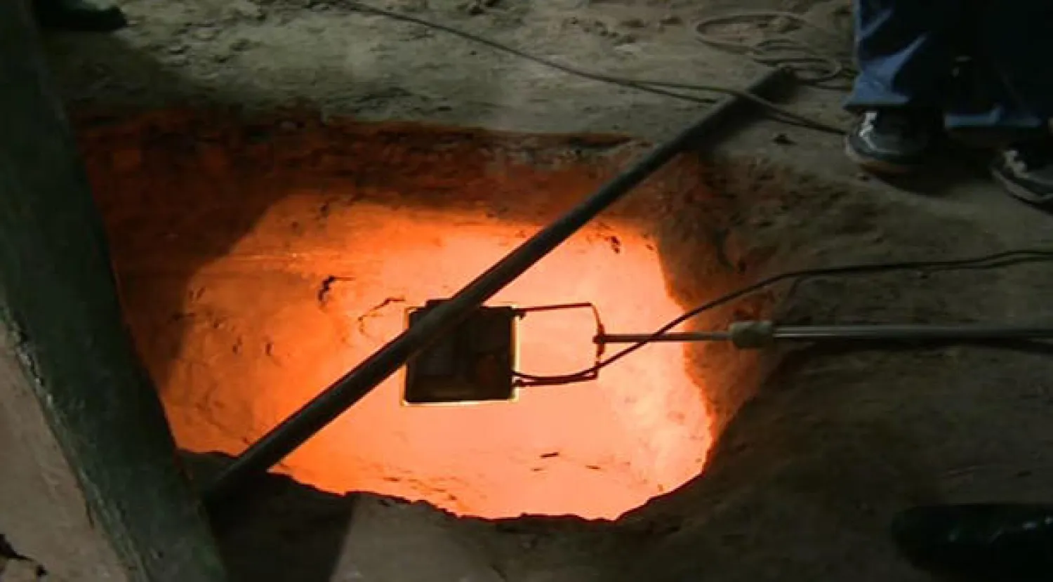 باكستاني طمر بحفرة من صنعه بحثا عن كنز تنبأه عراف