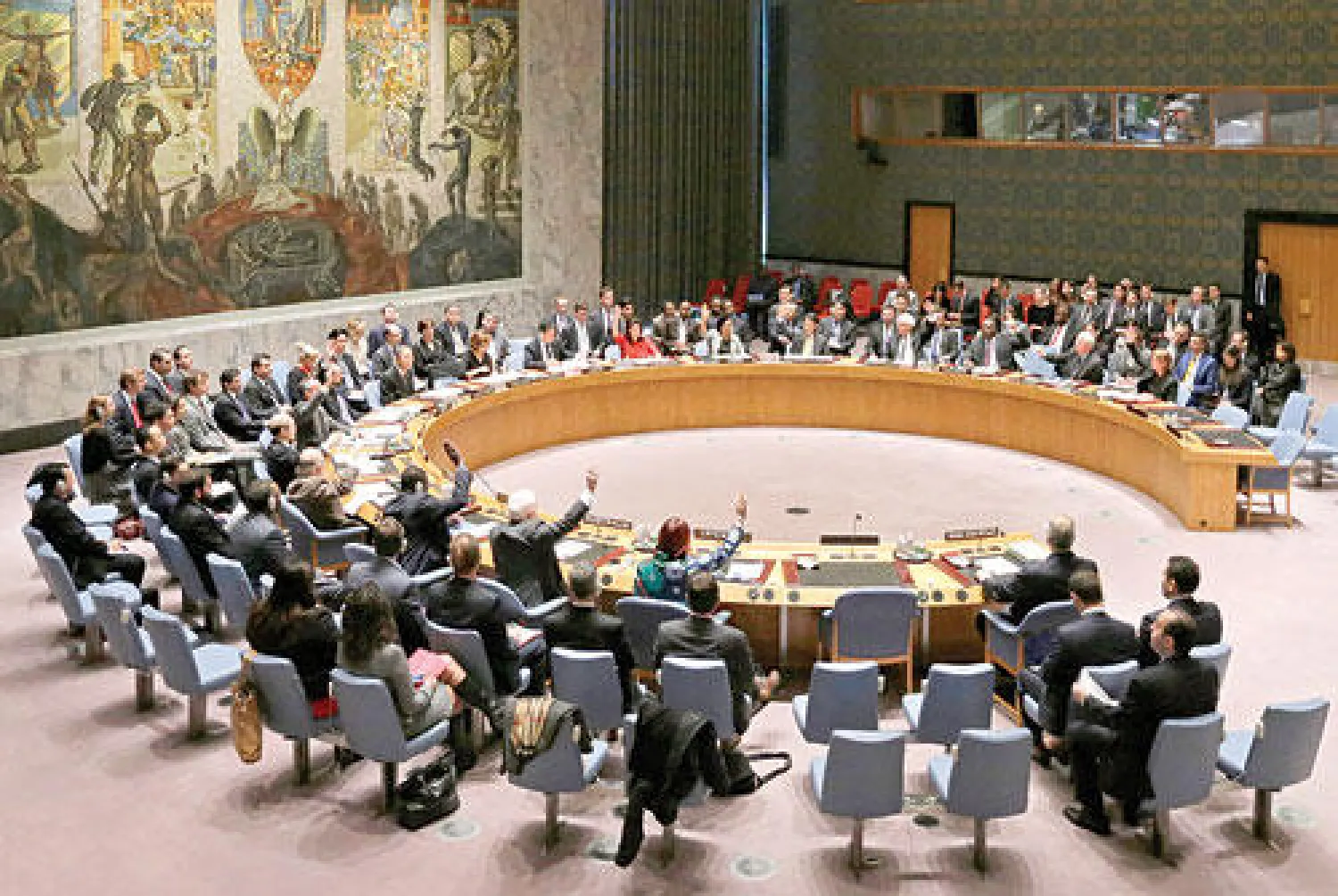 دبلوماسي بريطاني: ضغوط على موسكو للموافقة على إحالة مرتكبي الجرائم في النظام إلى «الجنائية» واستثناء الأسد