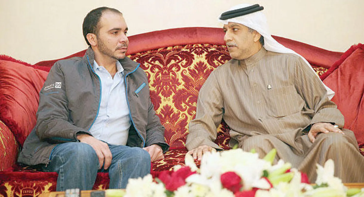 الشيخ سلمان آل خليفة والأمير علي بن الحسين في اجتماع سابق بينهما