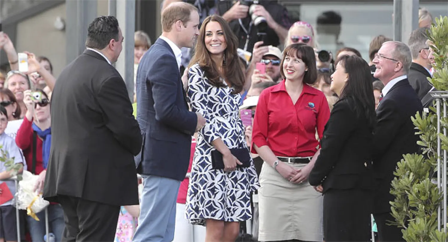 نفاد مخزون فستان «دوقة كامبريدج» بعد دقائق من ظهورها به