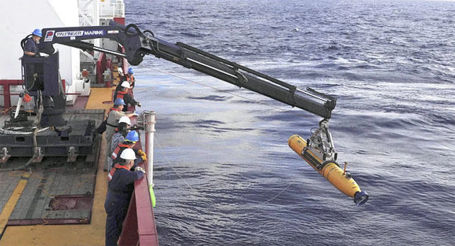 مركبة استشعار في المحيط بحثا عن الطائرة الماليزية المفقودة