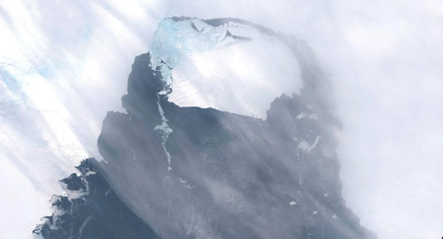 علماء يراقبون جبلا جليديا عملاقا انفصل عن القطب الجنوبي